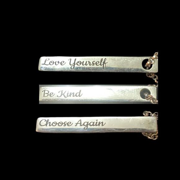 NWT Oak & Luna 3 Affirmations Engraved 925 Sterling Silver Pillar Bar Necklace - Picture 2 of 4